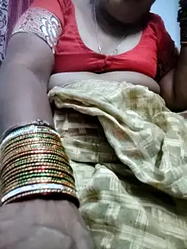 aadhyatelugu (F mature) - boobs open