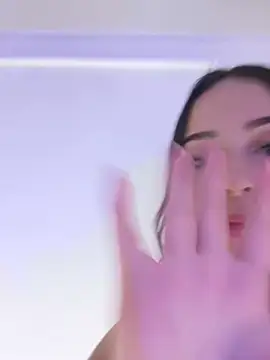 abbymnd (F teen) - ice in pussy