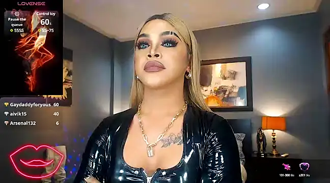 BitchyTYRA Live Webcam on Stripchat