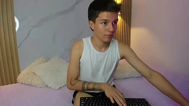 im_tommyrose (M twink) - show  dick