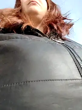 eva_florence (F young) - Play boobs in public