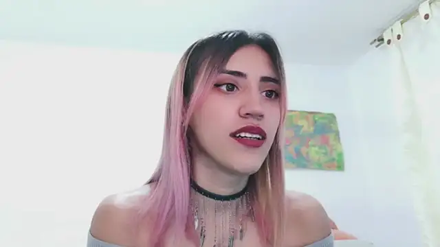 linnie_ (F young) - Fist my Ass or Pussy!