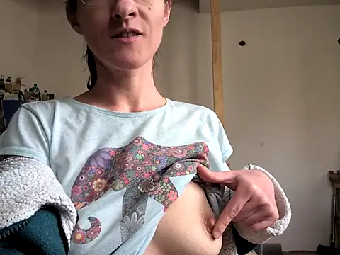 Milky_hairy_mommy