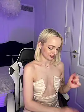 hoorny_blondie