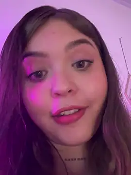 _cloee_ (F teen) - ice in tits