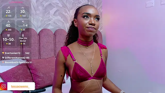 tessa_owens (F young) - 💜Slide Dildo in Tits (Over bra)💜