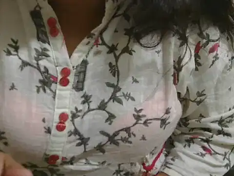 sexy_laila1 (F young) - Show nipples