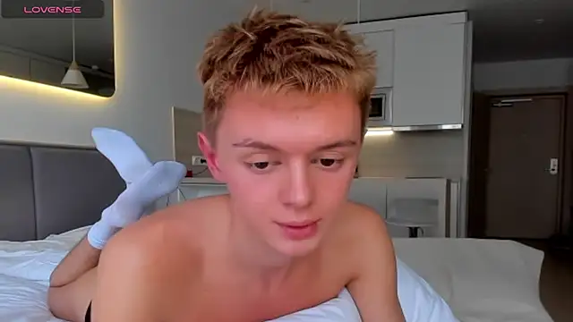 agelandreww (M twink) - cum show