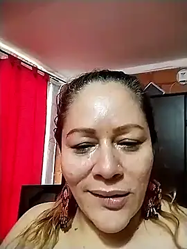 SluttyMilf79 webcam