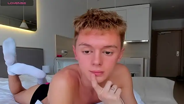 agelandreww (M twink) - cum show