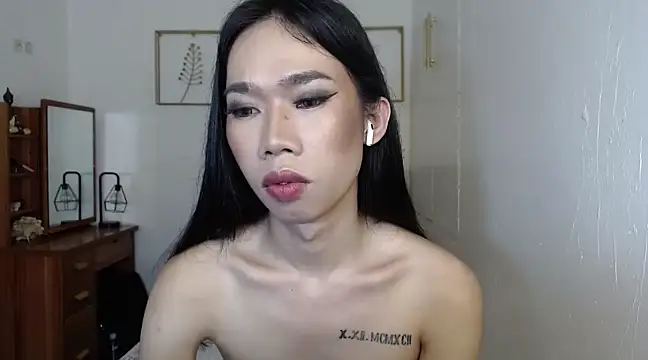 AsianFuckBuddies Live Webcam on Stripchat