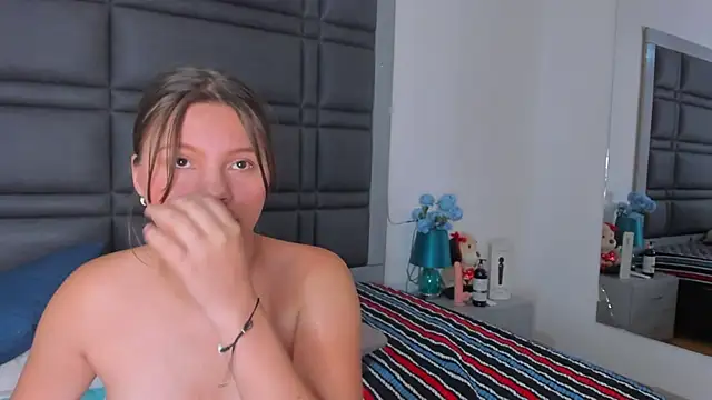 maluhott (G teen) - Full nude and suck boobs :tongue: