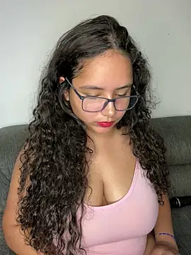 Webcam Model (CurlyGirl_1)  is live.Free join now!