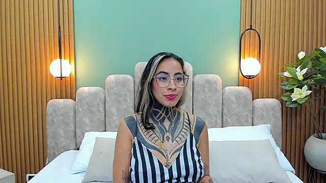 nicoleblum - NicoleBlum's free webcam