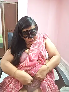 radhahot2 (F milf) - Ass show in doggy