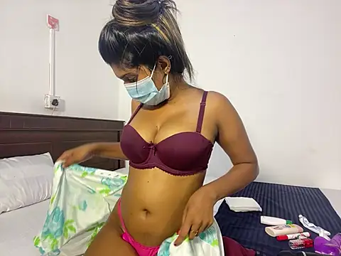 baby_asha (F young) - Boobs oil public