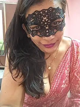 radhahot2 (F milf) - Ass show in doggy