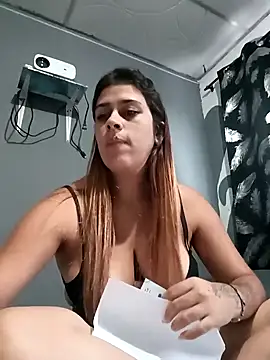 latina_sexy1 (F young) - Make me squirt very hot !!