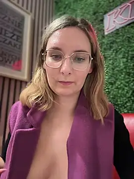 the_snowwhitee (F young) - Naked in KFC! Squirt? Last Tip Video!