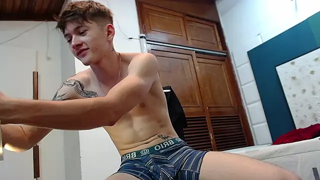 jake_davins (M twink) - biggg cumm