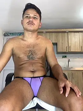 angulo01 (Ask my age) - We play with my dirty ass