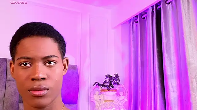 l4o_foxx (M twink) - Show Ass