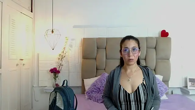 nicolleetorres - Nicolleetorres's free webcam - UK Sex Cams