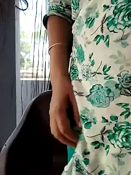 miss_ayesha (F young) - Slap boobs