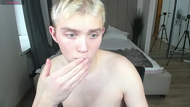 davidclarkk (M twink) - Cum show