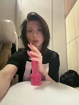 succubus-magdalena (F milf) - sit on the cam with wet pussy!