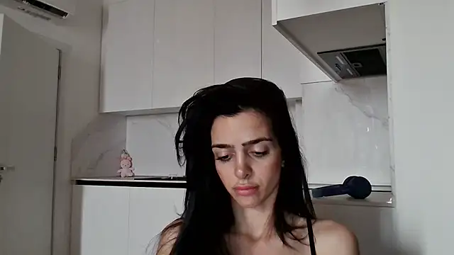 exotic_brunettee's Webcam Show