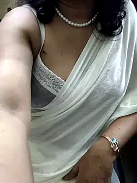 indian_anu_mallu (F mature) - Bra show