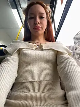 babydolll (F young) - pinch nipples in bus🥵