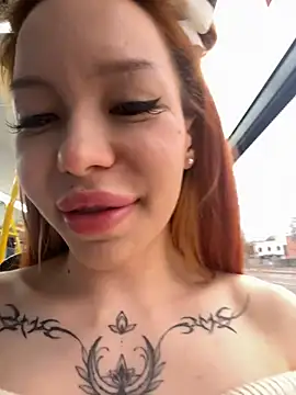 babydolll (F young) - show boobs ❤️‍🩹😳 in public