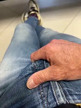 buodiculo (M grandpa) - Move my toy and I cum at work for u