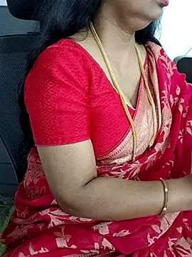 deepthi_mysore (F milf) - BOOBS SHOW