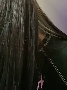 pin_grimes (F teen) - Butt plug + first orgasm w fingers🌸