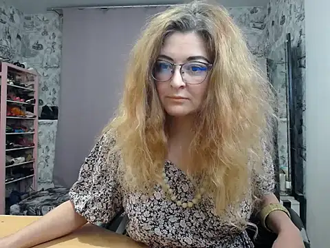 helen1974 - Helen1974's free webcam - UK Sex Cams