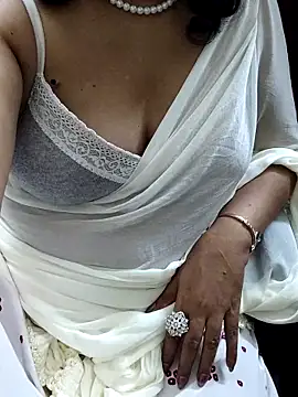 indian_anu_mallu (F mature) - Bra show