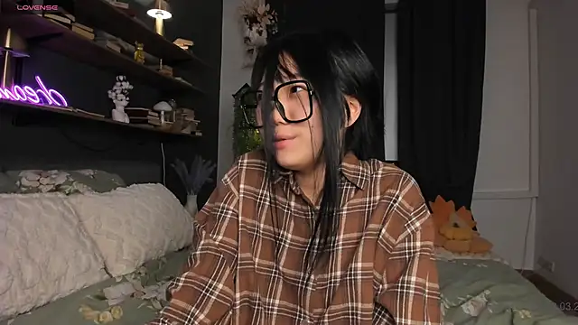 hinatabrooks (F teen) - make me squirt all over my room