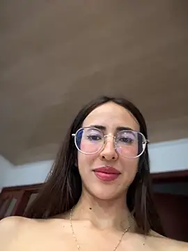 lauravasquez (F young) - Fingering Wet Pussyyy💦