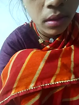 amaya_bajwa (F teen) - susu finger