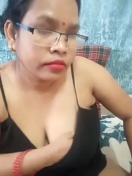 Webcam Model (Oyobhabhi)  is live.Free join now!