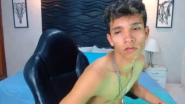 zeus_harrintong (M twink) - SHOW CUM AND DILDO #latino #colombia