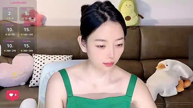 ziyu111 (Ask my age) - 💗沙雕美女教粤语 学一句十个币🥵生理期暂停所有震动哦