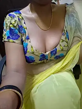 Webcam Model (Roja-Telugu777)  is live.Free join now!