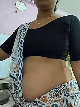 Webcam Model (Hi_Radhika)  is live.Free join now!