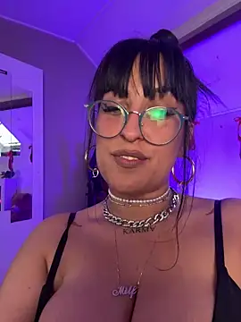 caroladrago (F young) - make mami cum !wet !xxx