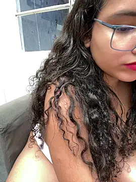 curlygirl_1 (F young) - Take off clothes, play pussy ☀️