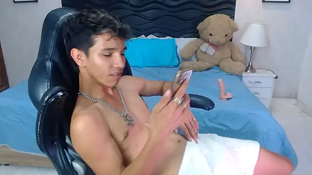 zeus_harrintong (M twink) - SHOW CUM AND DILDO #latino #colombia